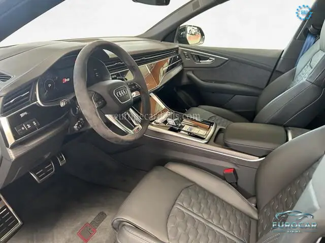 Audi RSQ8