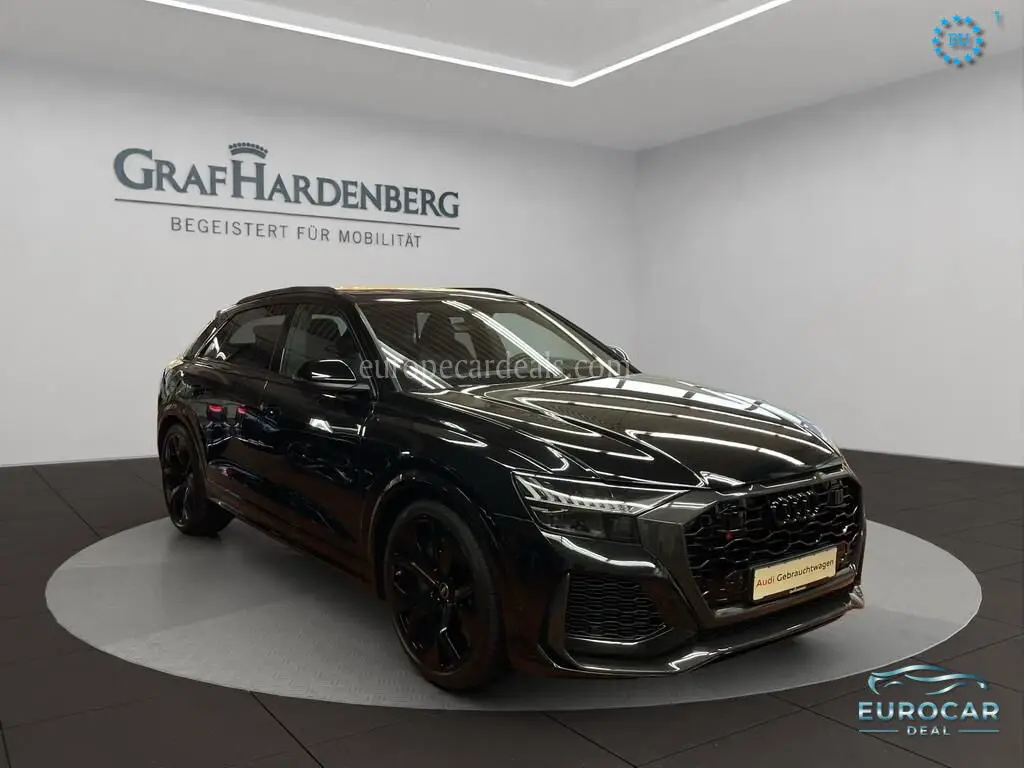 Audi RSQ8