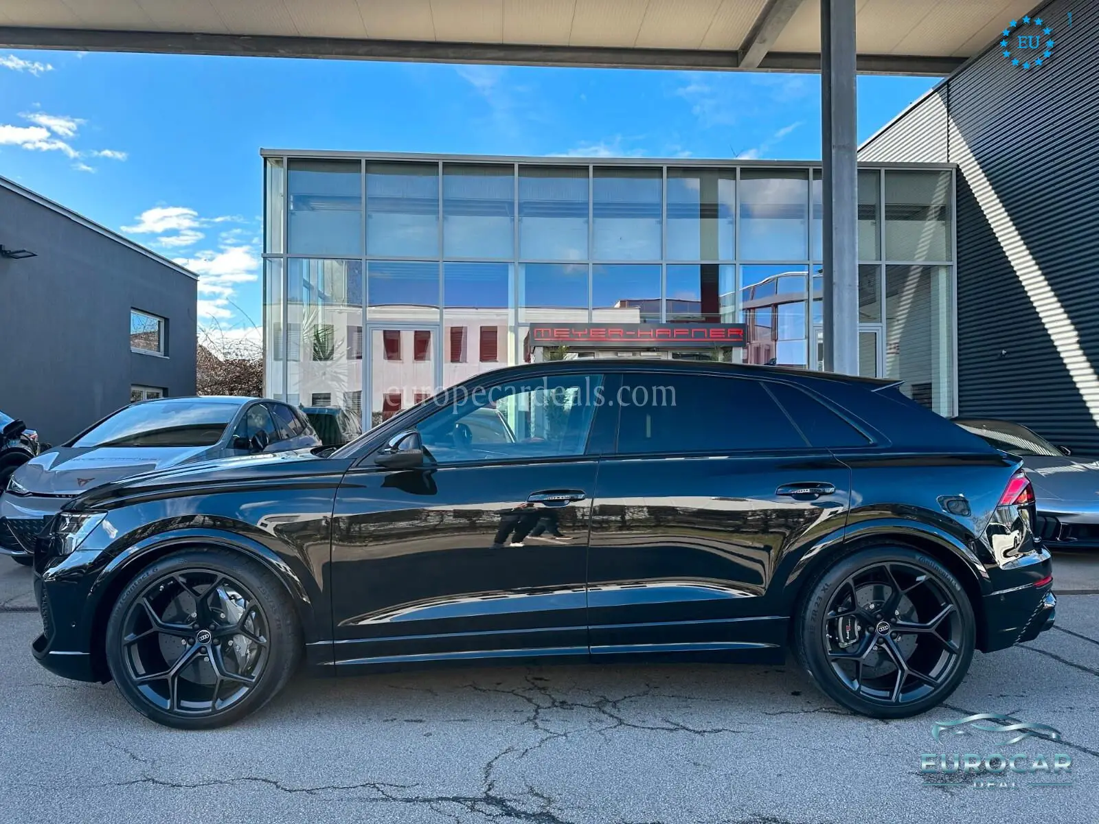 Audi RSQ8