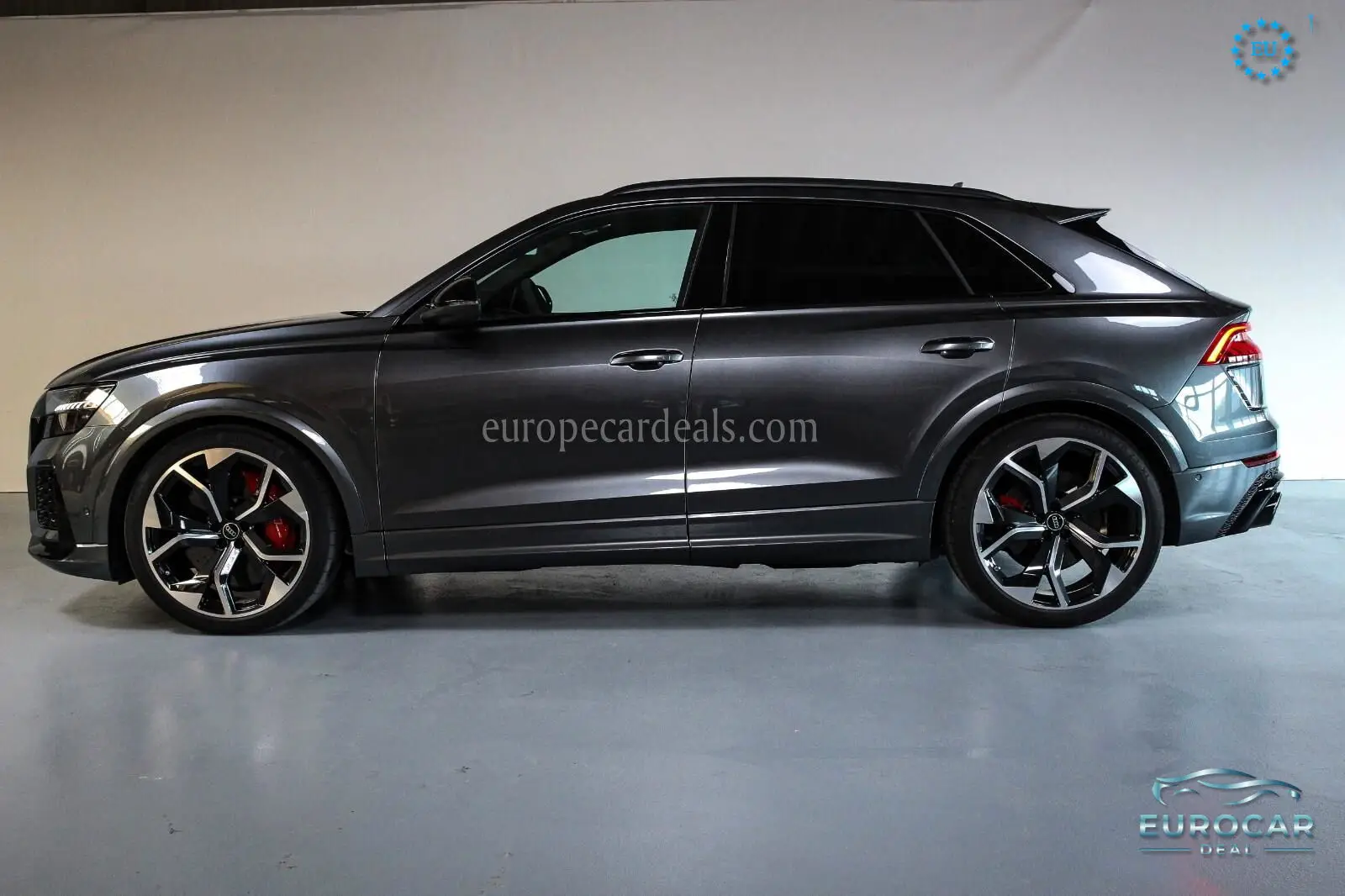 Audi RSQ8