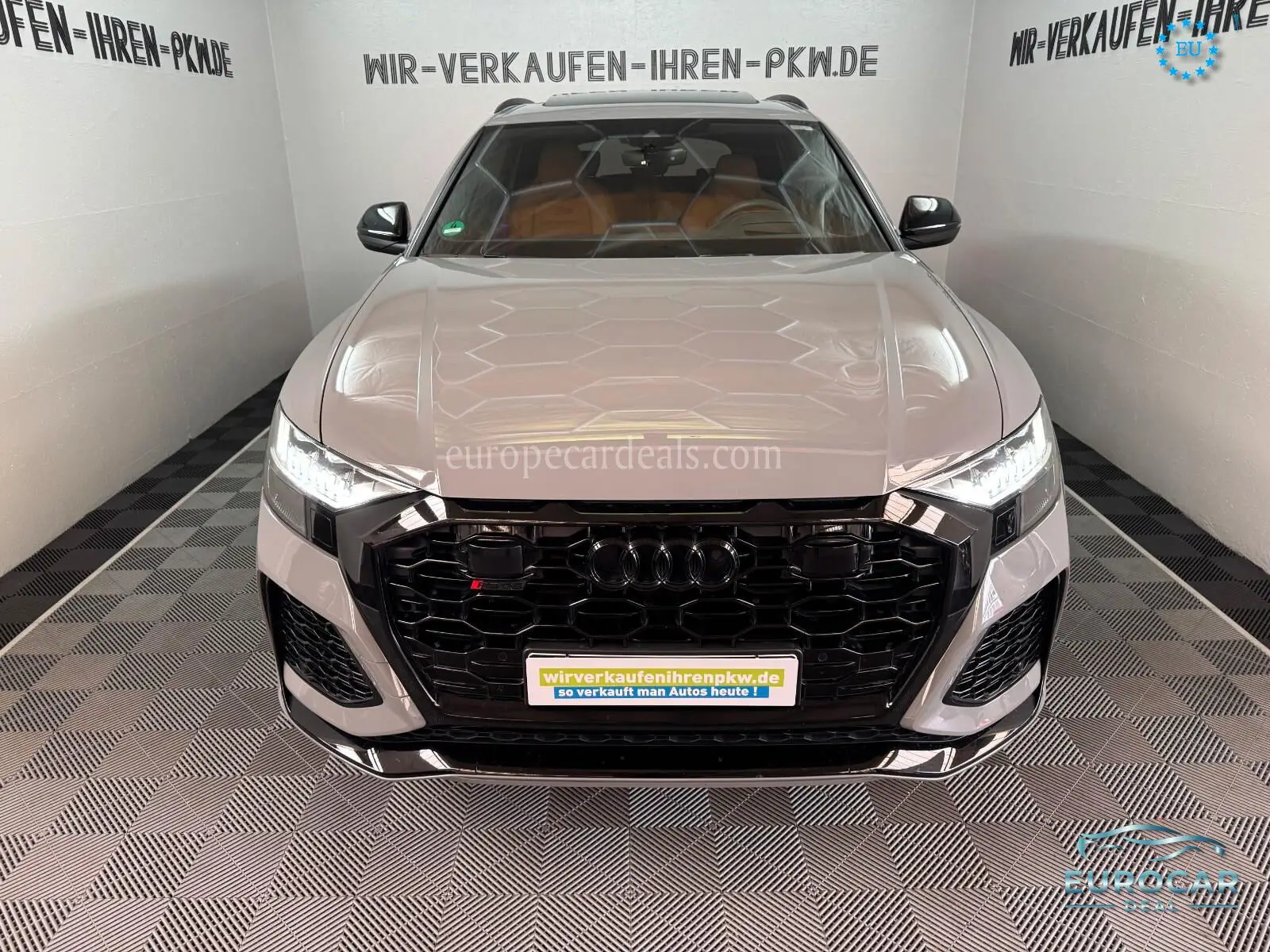 Audi RSQ8