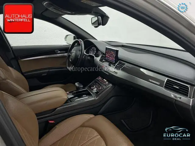 Audi S8