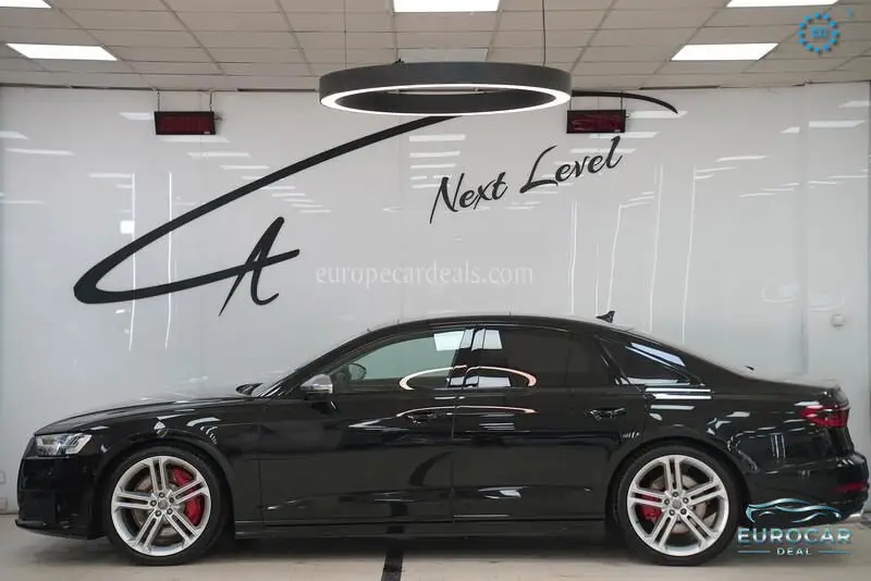 Audi S8