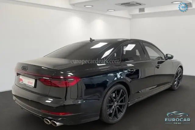 Audi S8