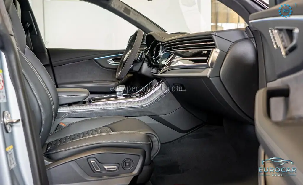 Audi RSQ8