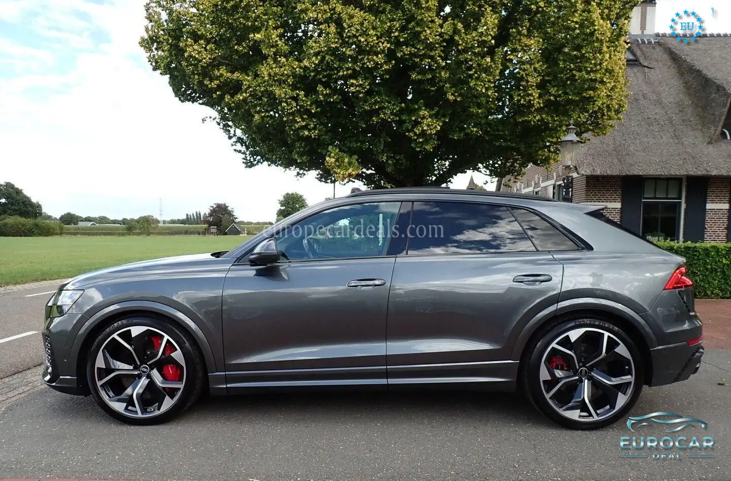 Audi RSQ8