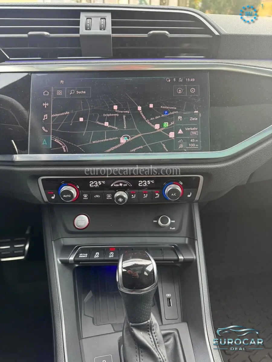 Audi RSQ3