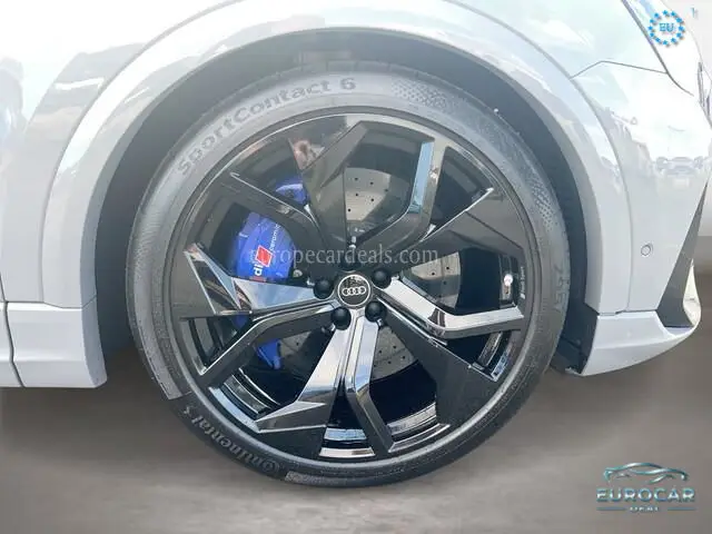 Audi RSQ8