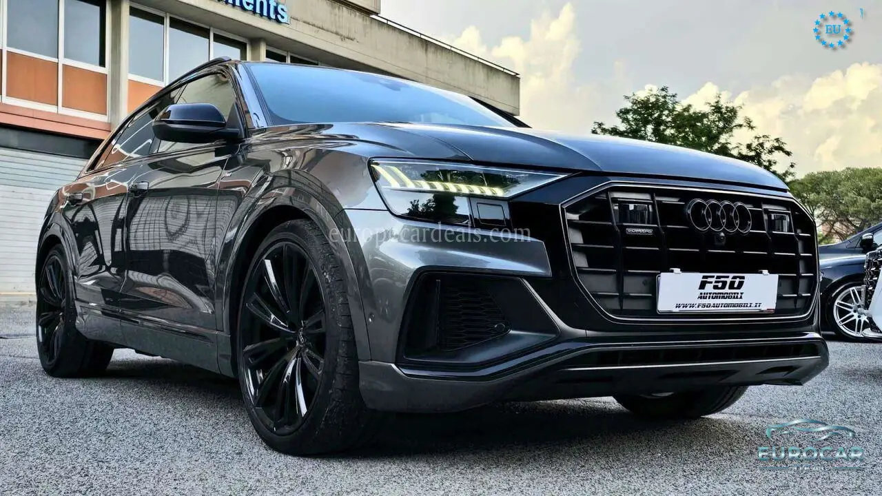 Audi Q8