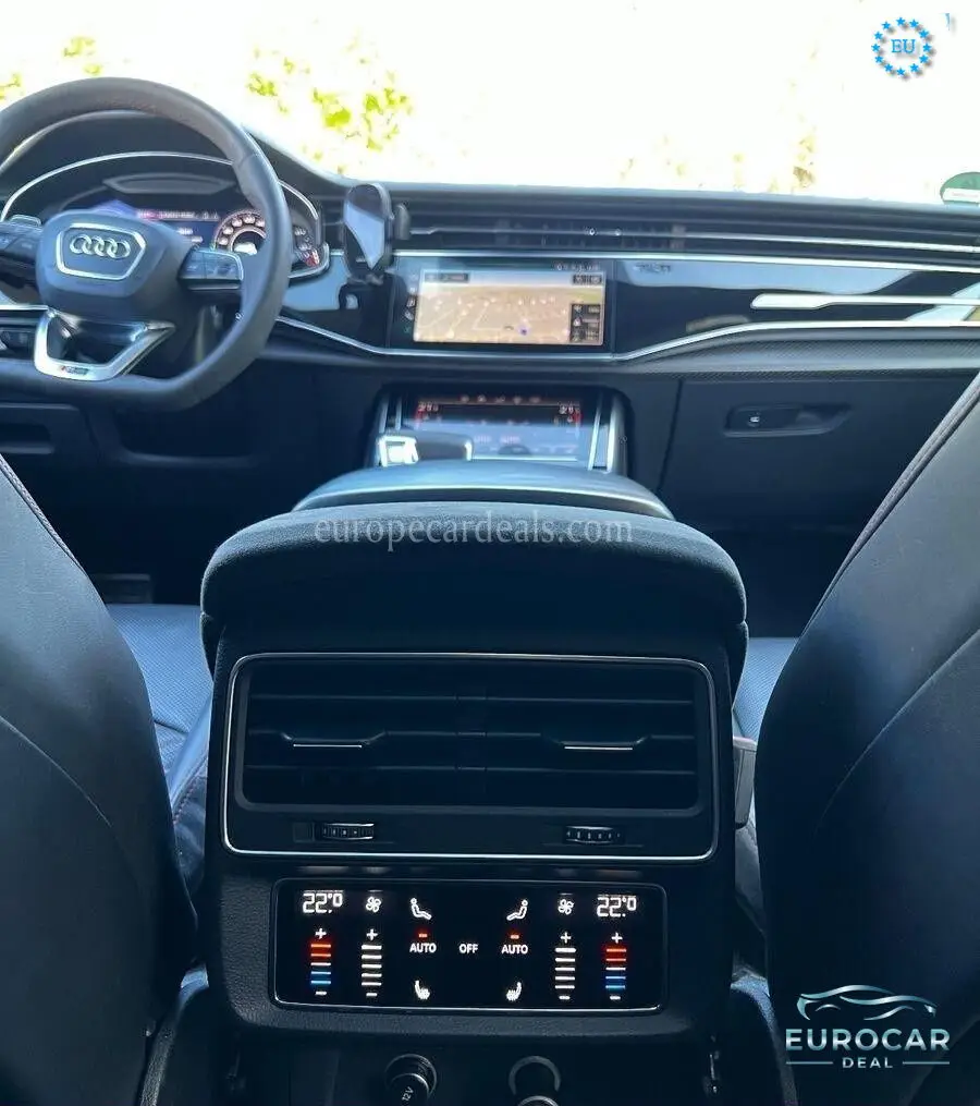 Audi RSQ8