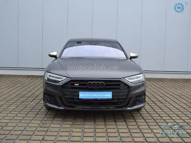 Audi S8