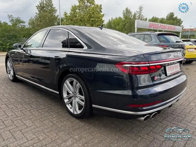 Audi S8