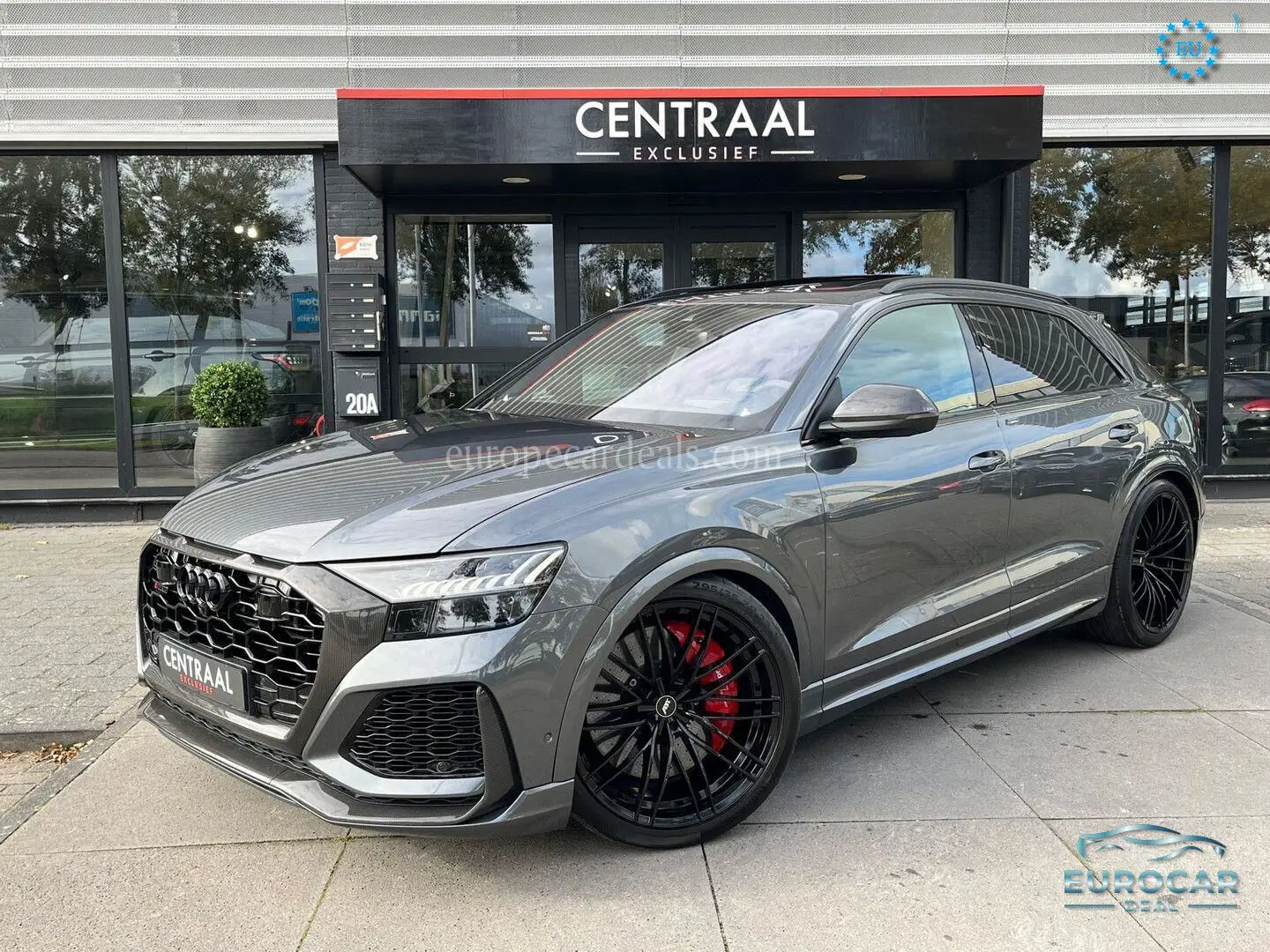 Audi RSQ8