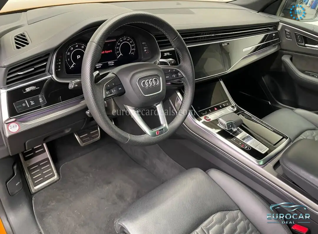 Audi RSQ8