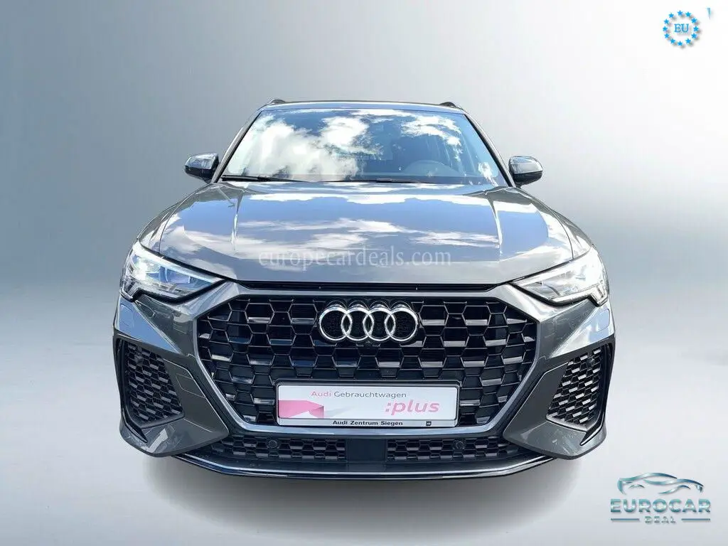Audi RSQ3
