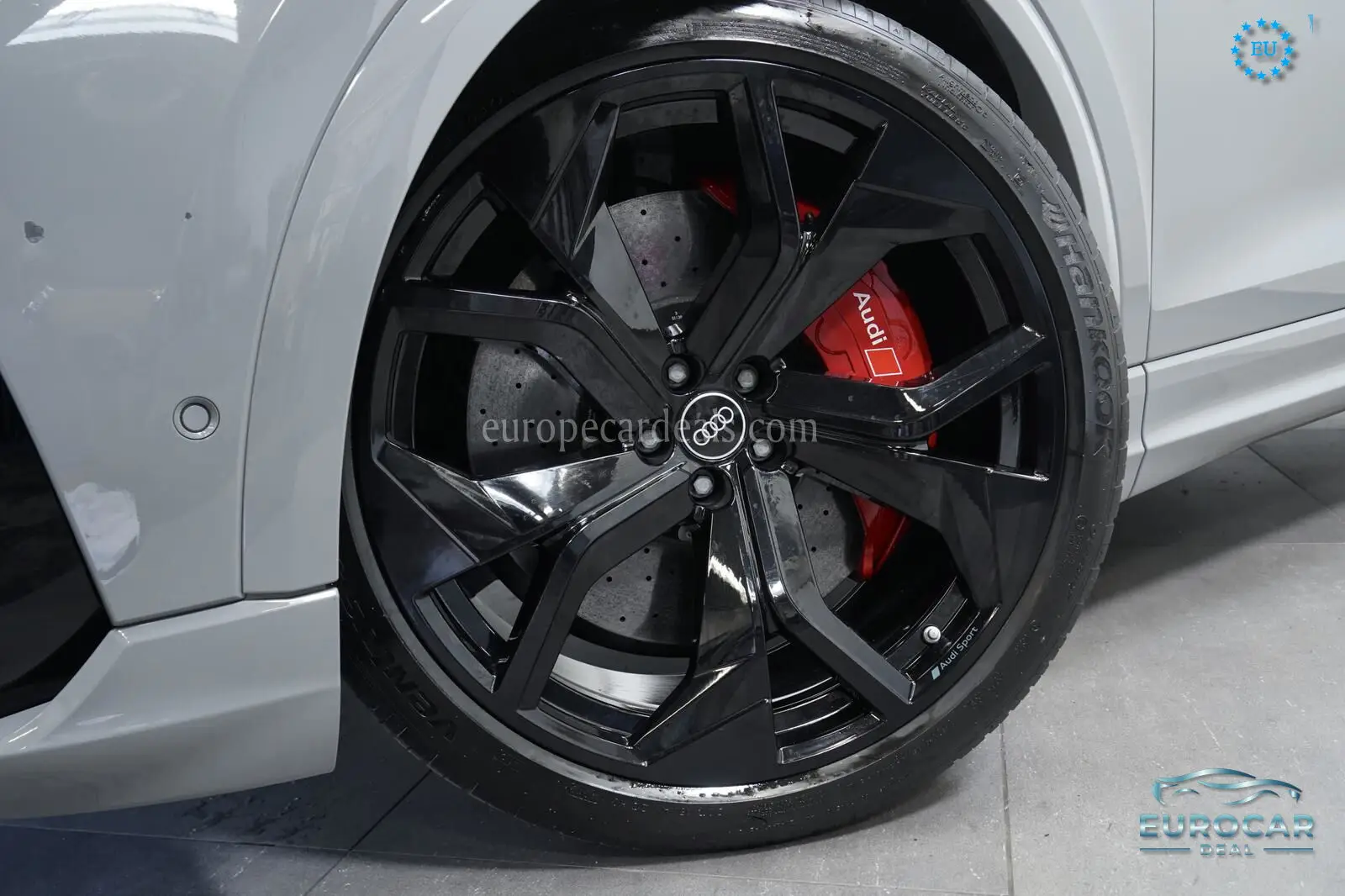 Audi RSQ8