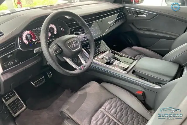 Audi RSQ8