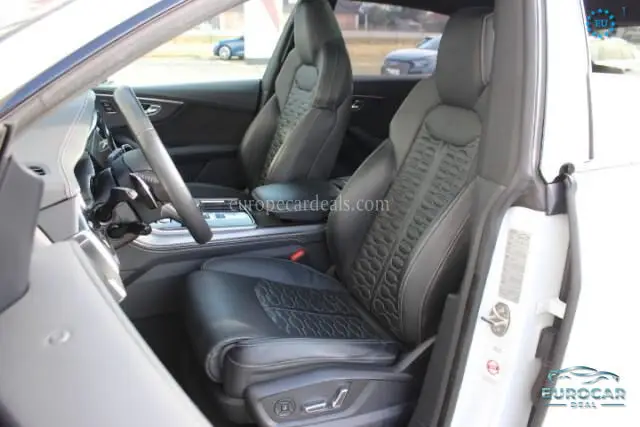 Audi RSQ8