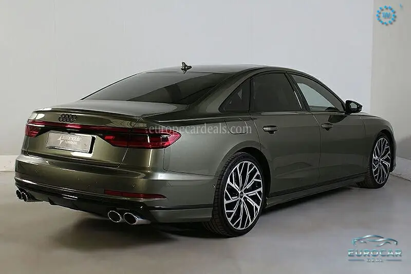 Audi S8