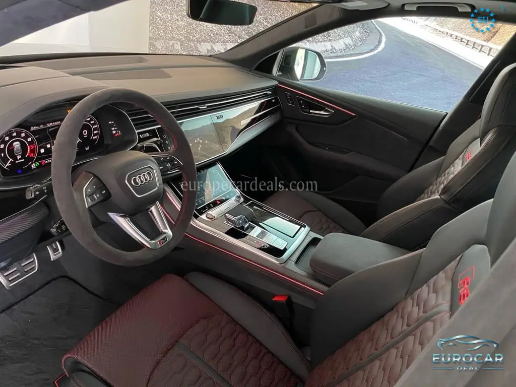 Audi RSQ8
