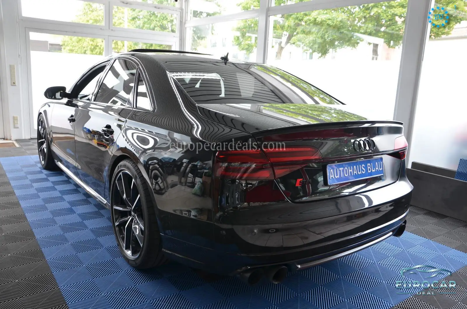 Audi S8