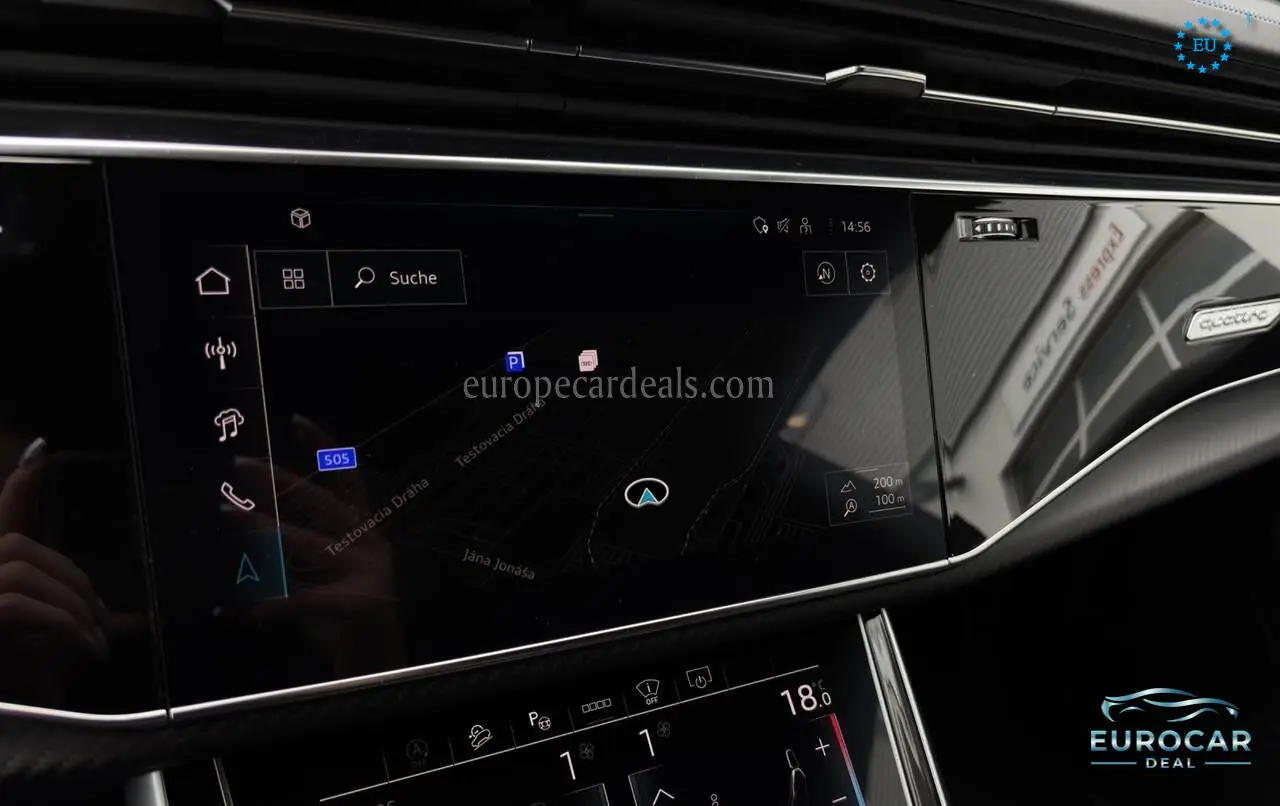 Audi RSQ8