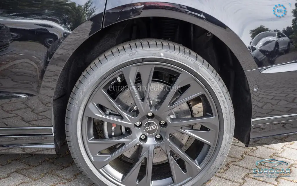 Audi S8