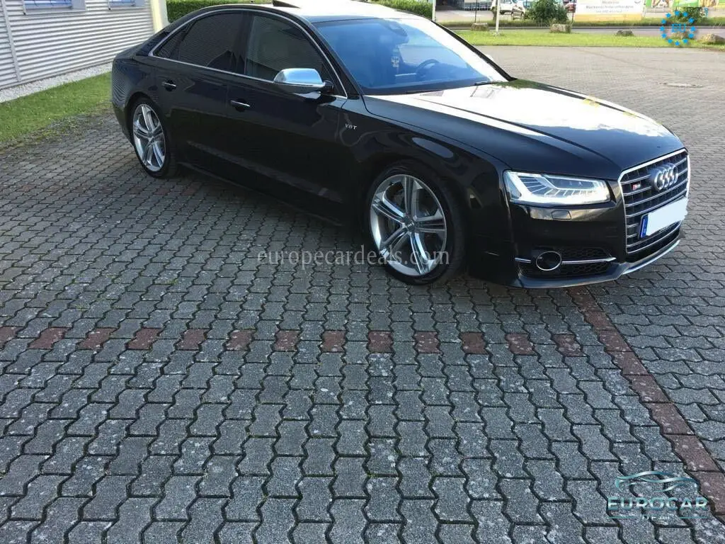 Audi S8