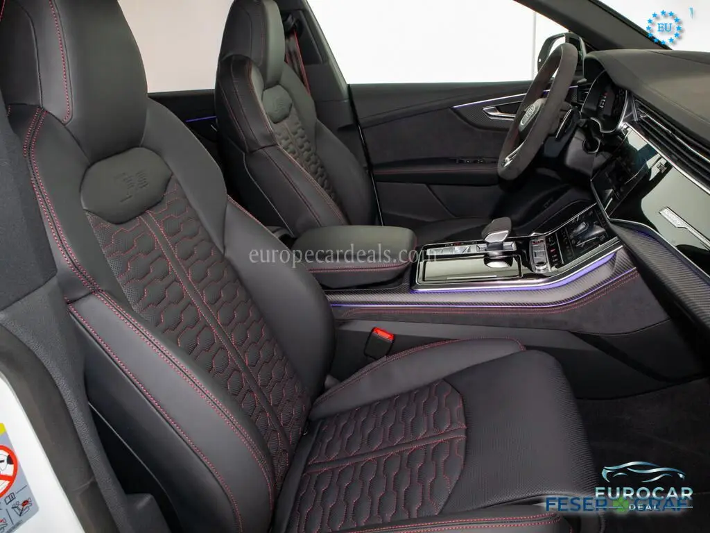 Audi RSQ8
