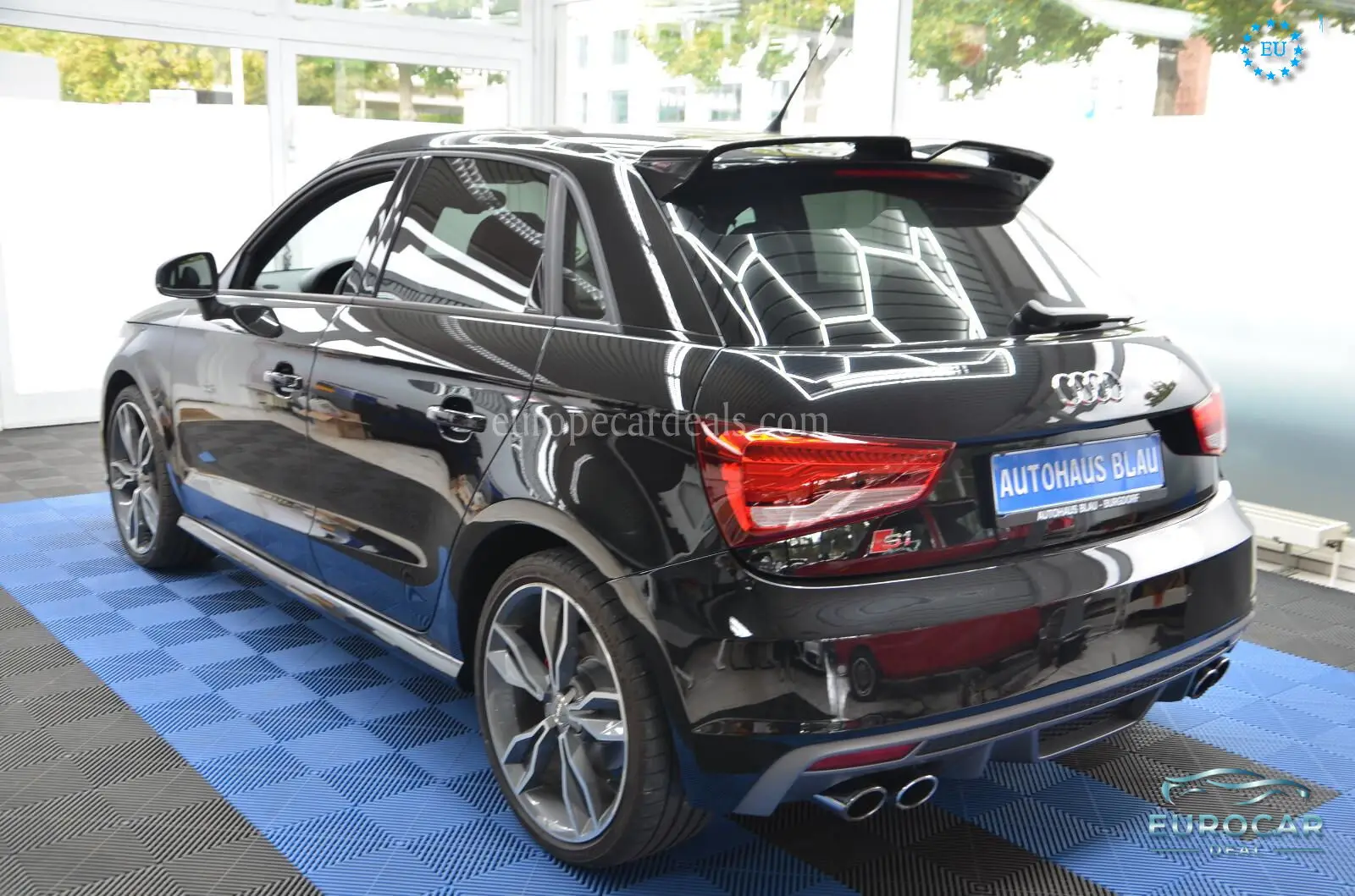 Audi S1