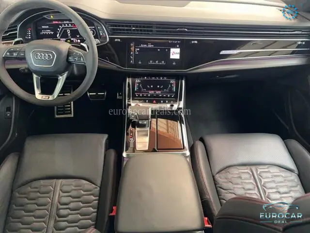 Audi RSQ8