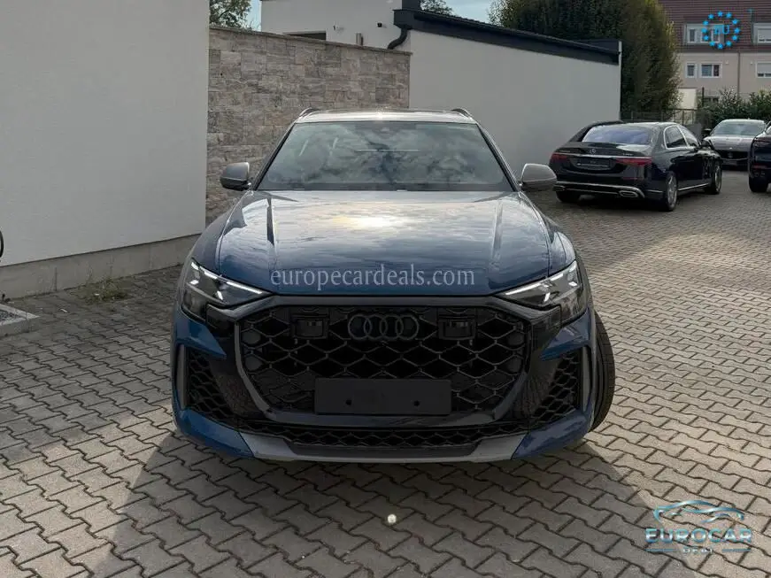 Audi RSQ8