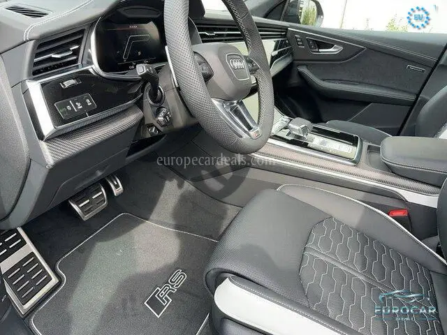 Audi RSQ8