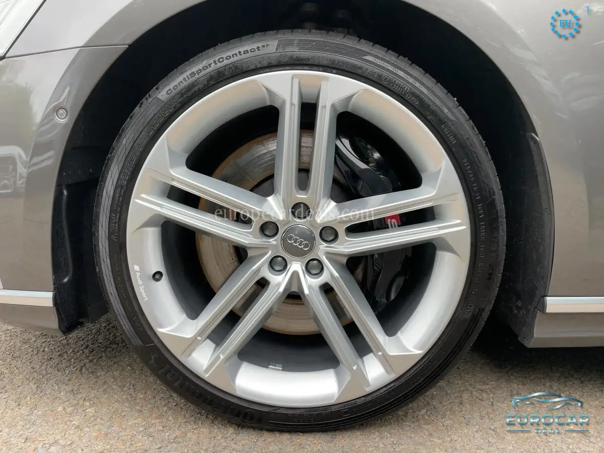 Audi S8