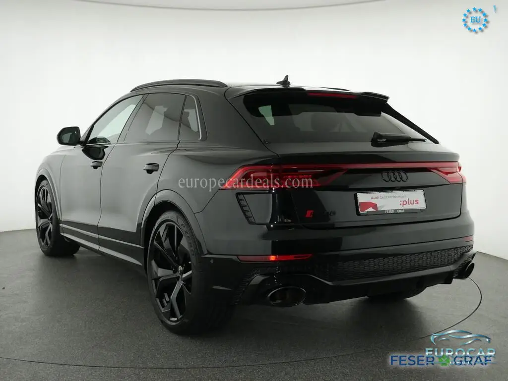Audi RSQ8