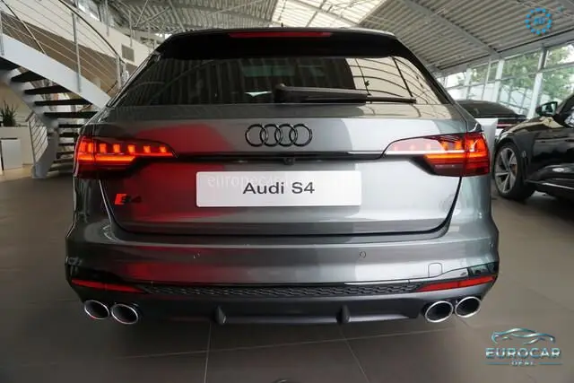 Audi S4
