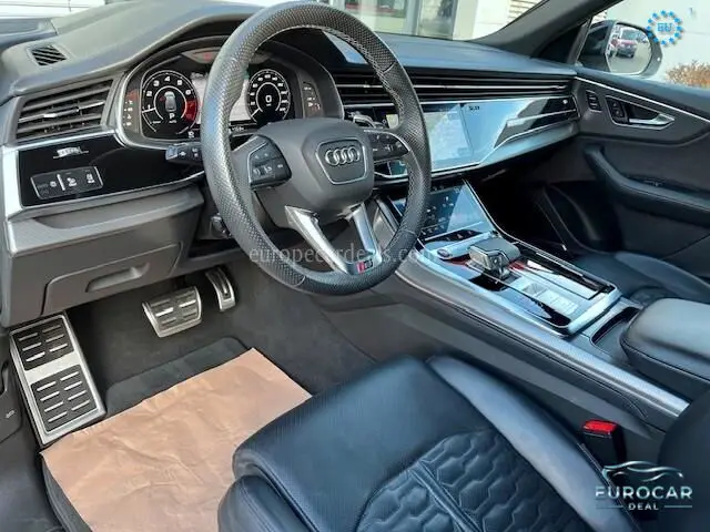 Audi RSQ8