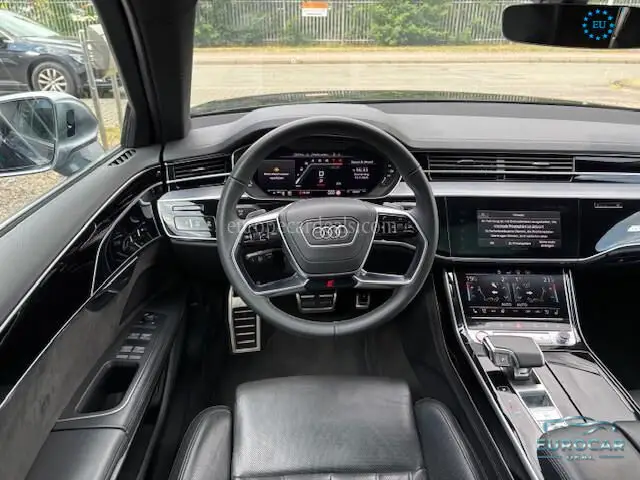 Audi S8