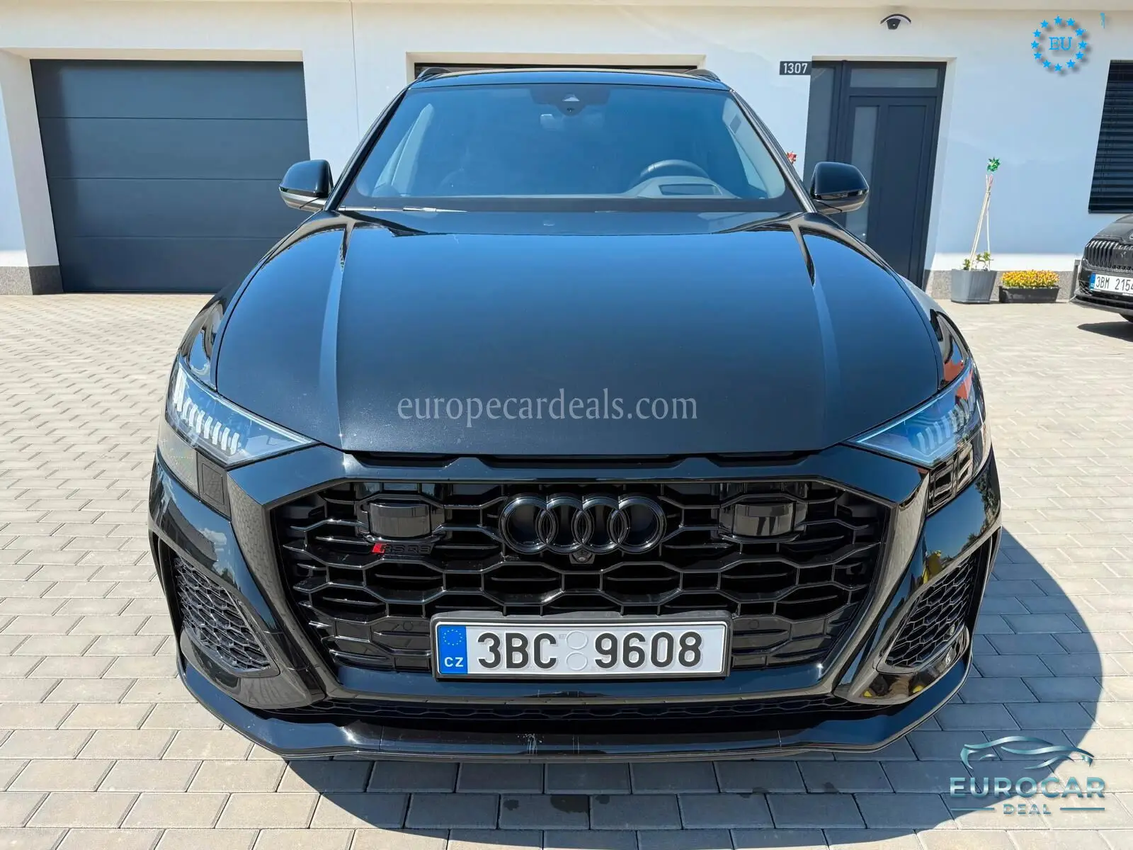 Audi RSQ8