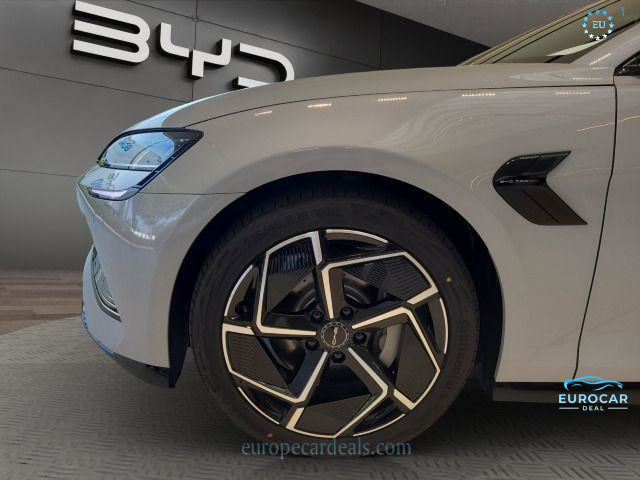 BYD SEAL