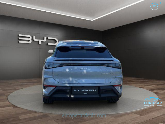 BYD SEALION 7