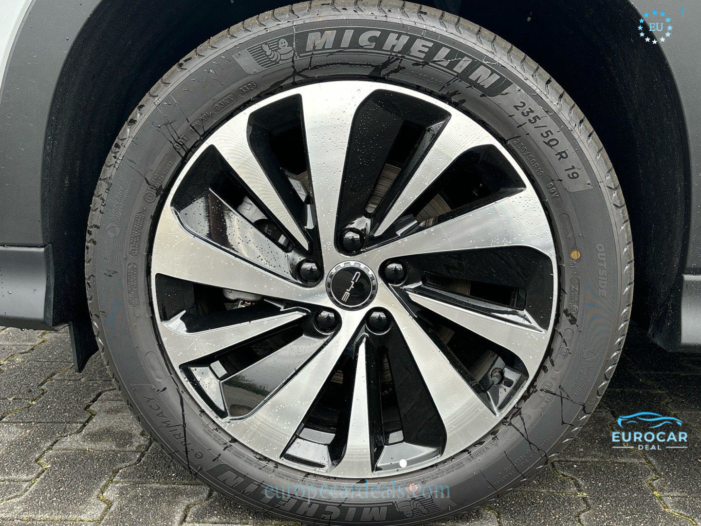 BYD SEAL U