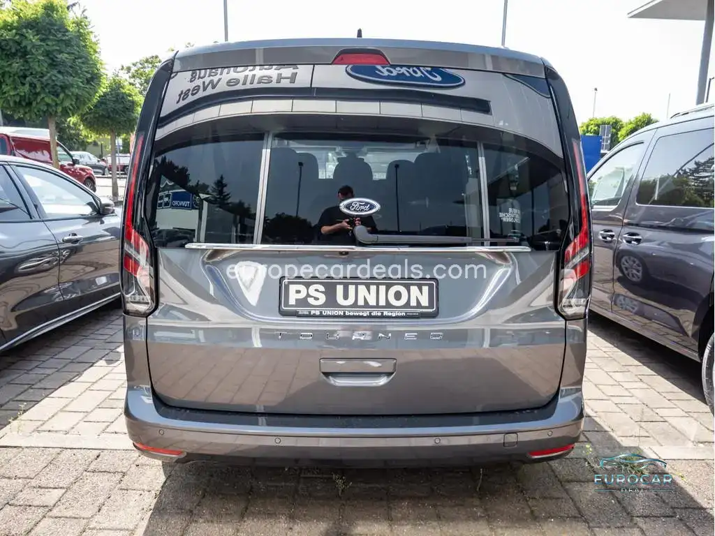 Ford Grand Tourneo