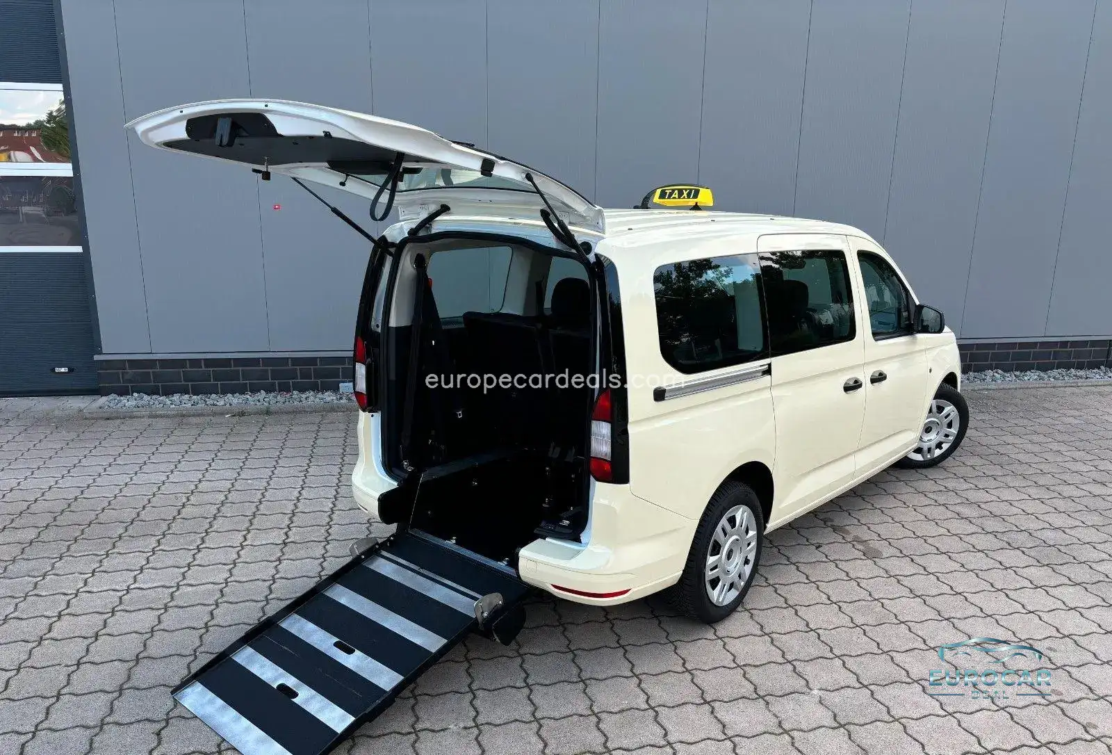 Ford Grand Tourneo