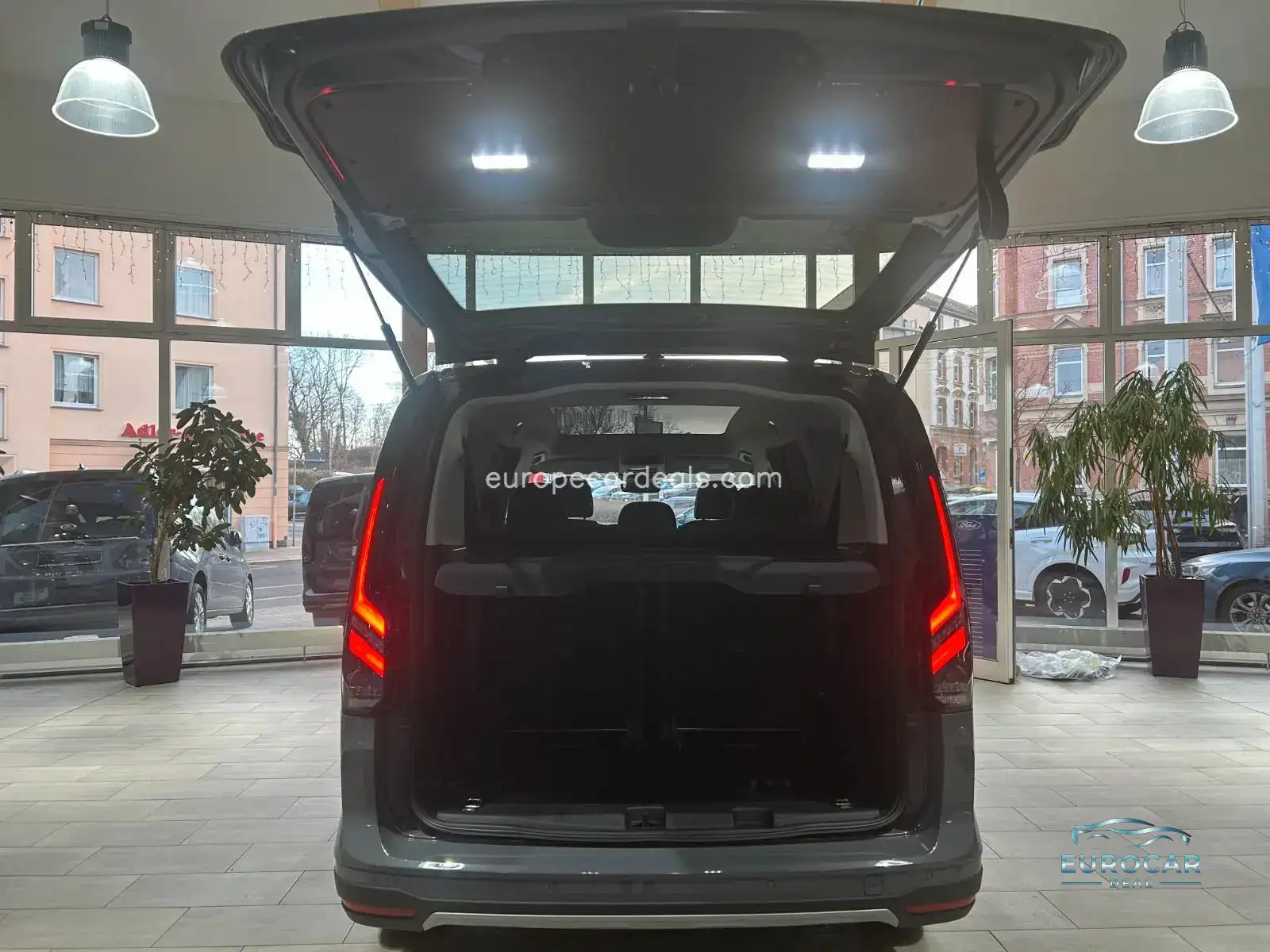 Ford Grand Tourneo