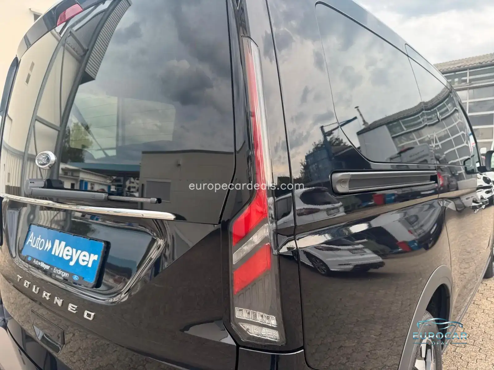 Ford Grand Tourneo