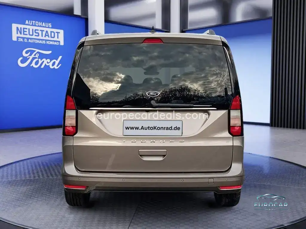 Ford Grand Tourneo