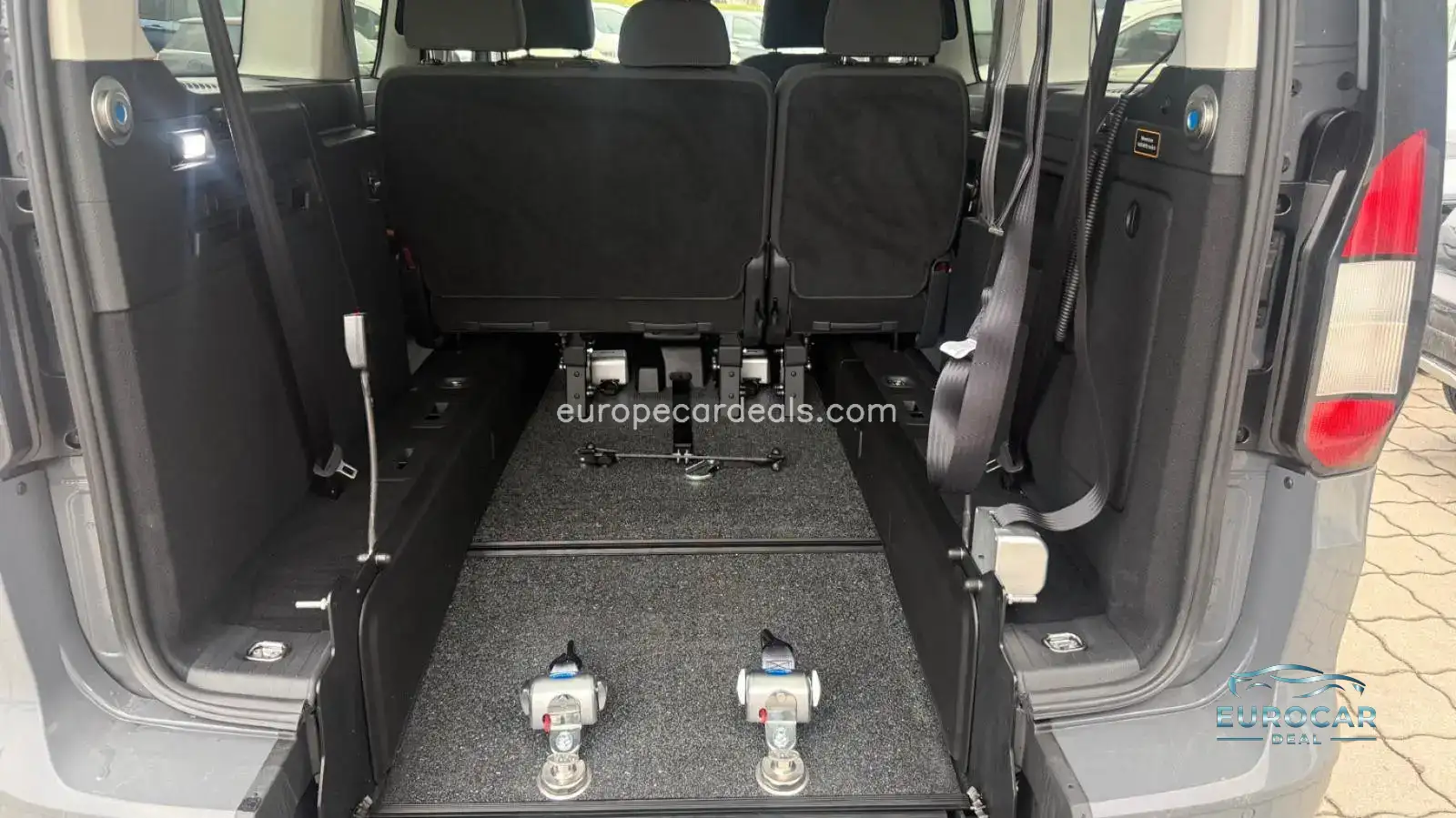 Ford Grand Tourneo