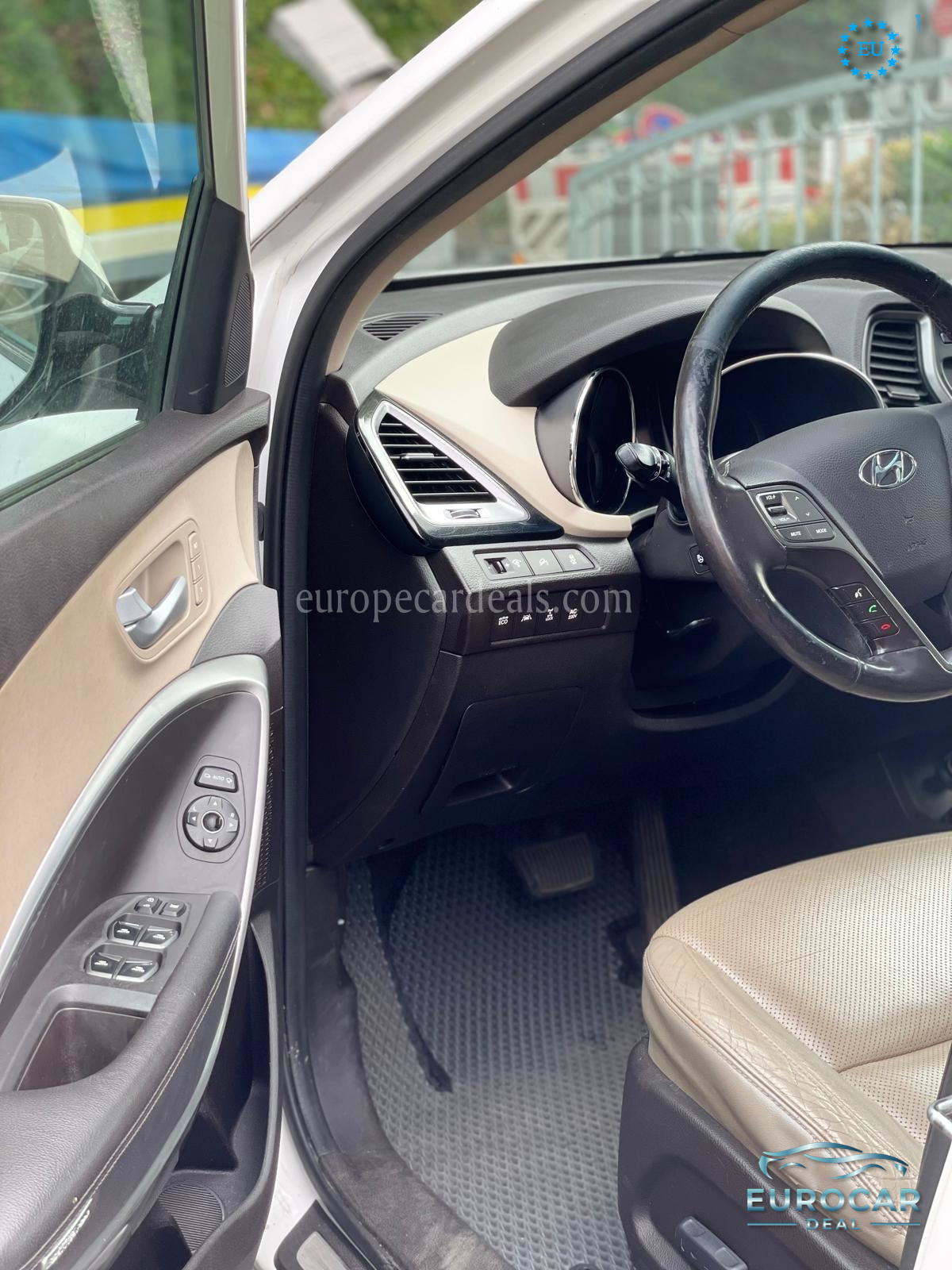 Hyundai Grand Santa Fe