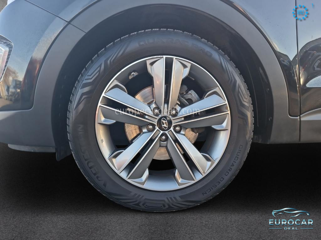 Hyundai Grand Santa Fe